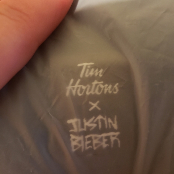 Justin Bieber X Tim Hortons Toque/Beanie - Picture 4 of 5